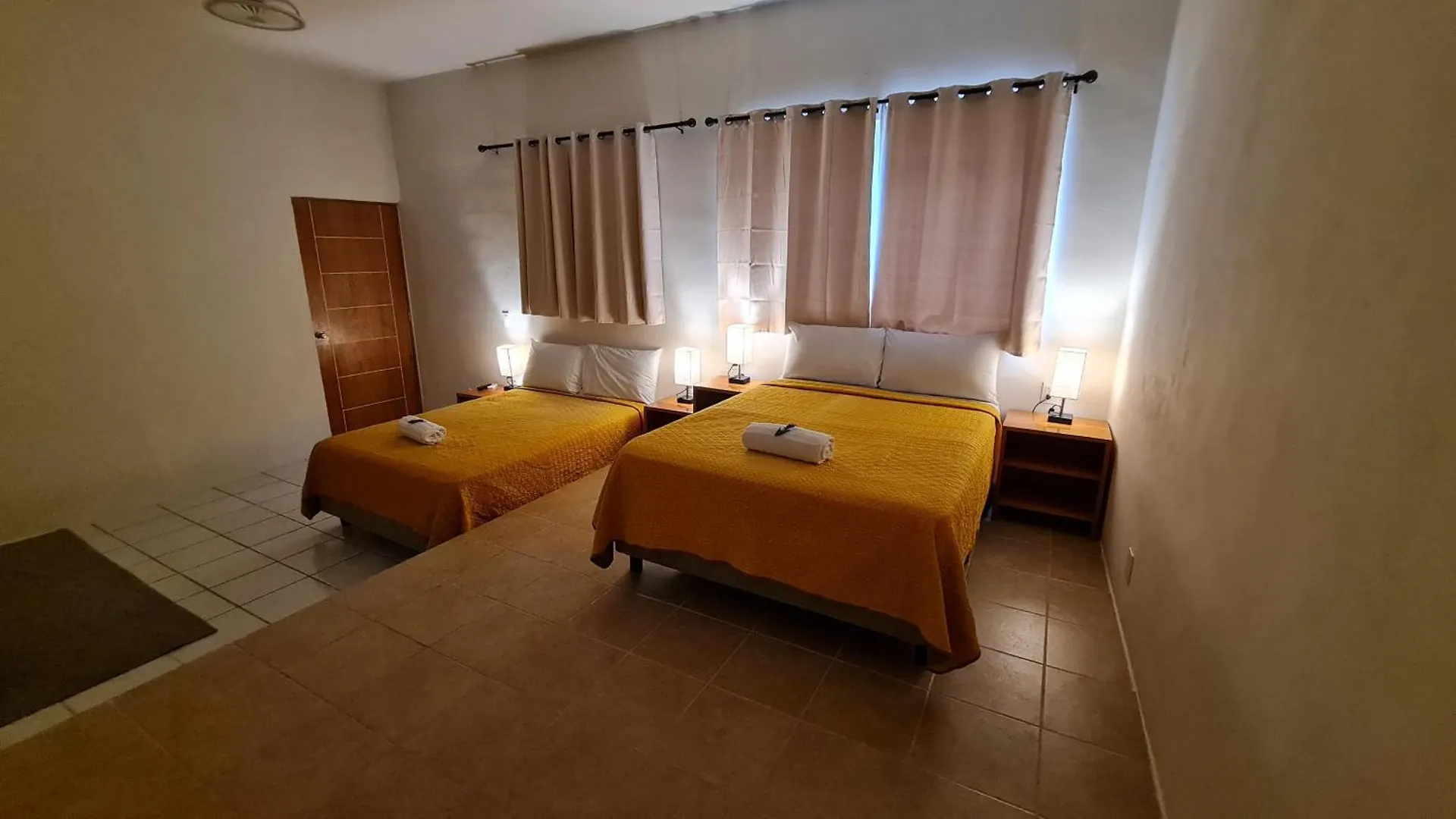 בית אירוח דירות בקאלאר Casa Ceiba Real